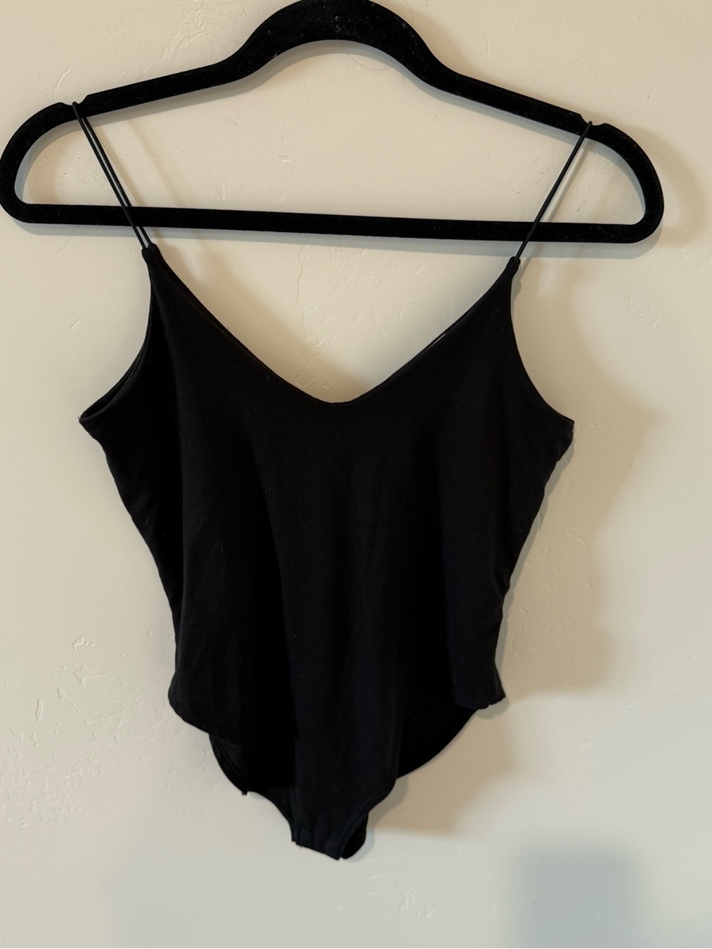 Gaze Black V-Neck Cami Bodysuit Womens Medium Closet Staple Classic Modern